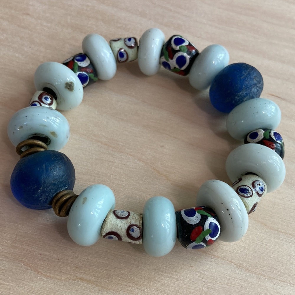 💙Glass Bead Bracelet Old Glass African Beads / folk art beads on Brass Wire